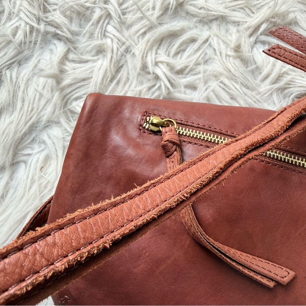 Margot New York Hobo Rich Brown Leather Lightweight Crossbody Bag Purse - Picture 13 of 15